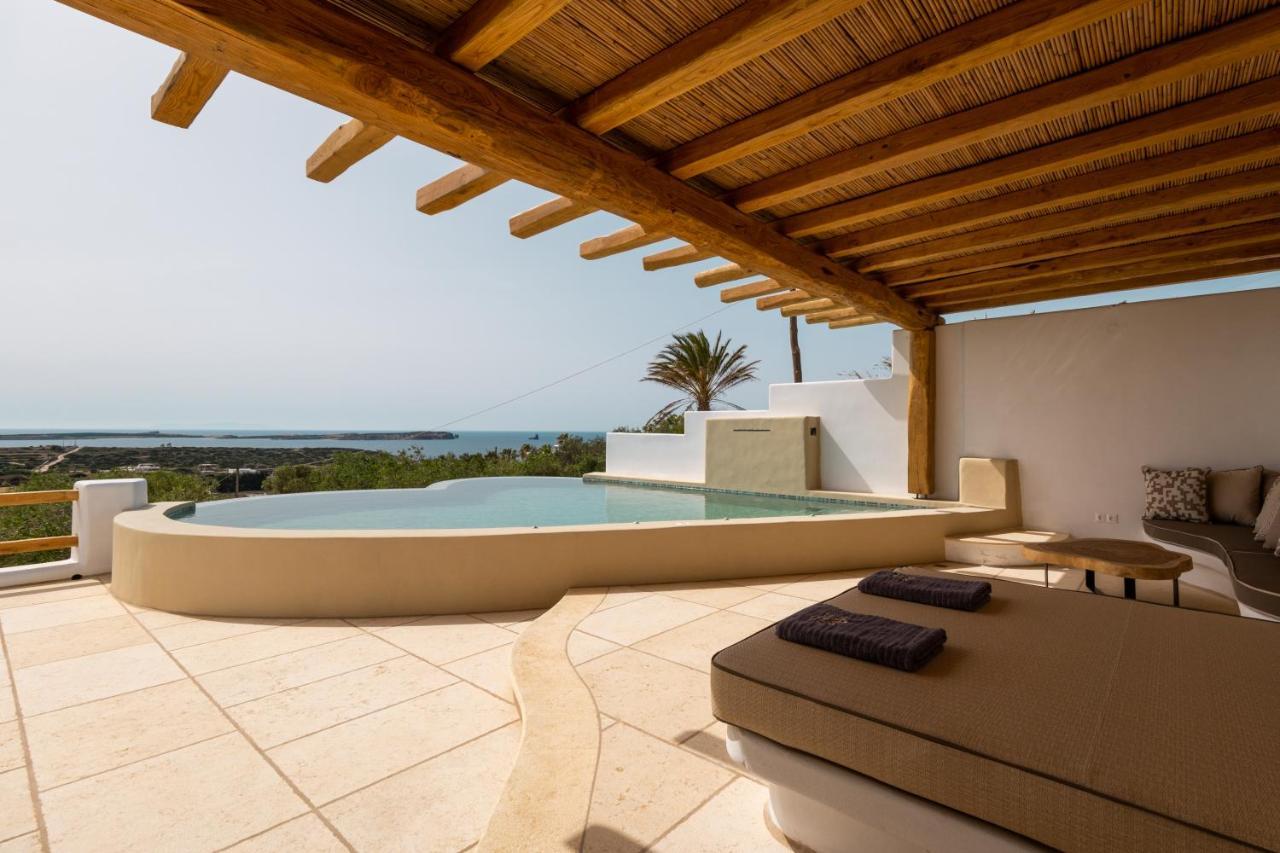 Utopia Suites By Anna Platanou Αγία Ειρήνη Πάρου Εξωτερικό φωτογραφία