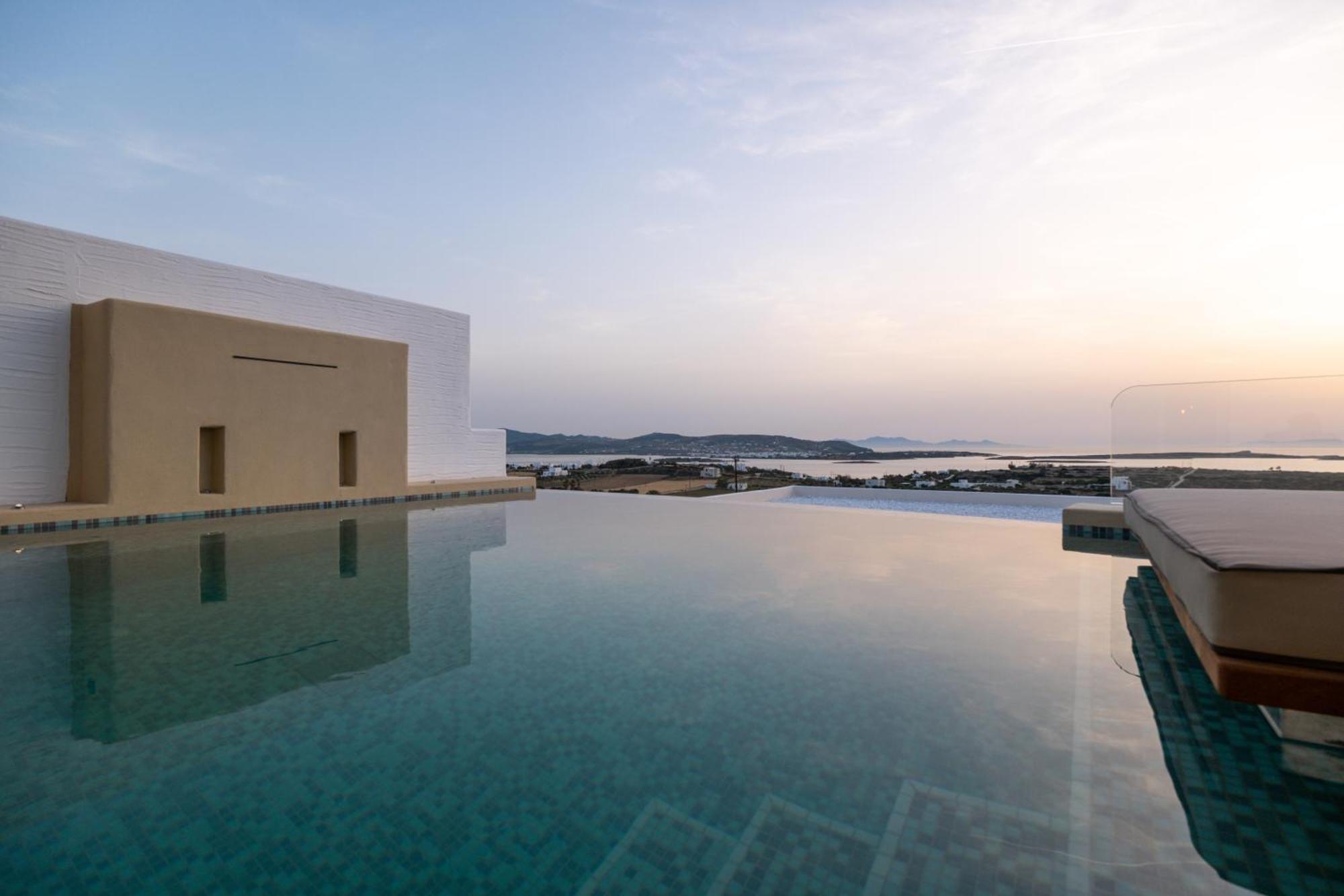 Utopia Suites By Anna Platanou Αγία Ειρήνη Πάρου Εξωτερικό φωτογραφία