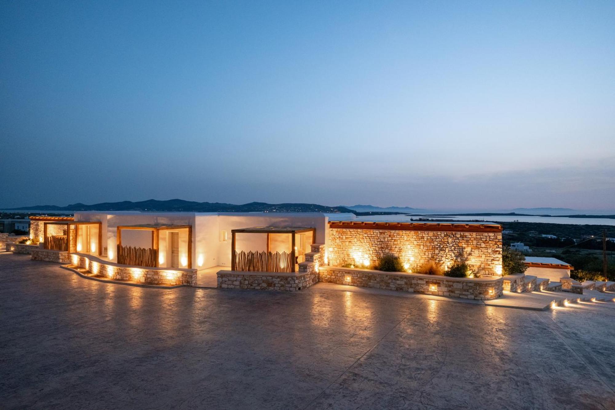 Utopia Suites By Anna Platanou Αγία Ειρήνη Πάρου Εξωτερικό φωτογραφία